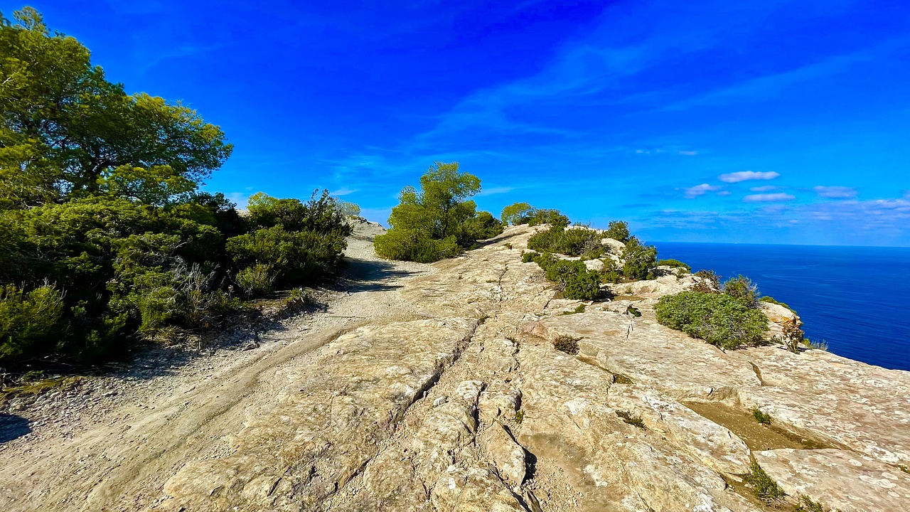 Visitar Sa Talaia y Sant Josep, el lado más montañero de Ibiza