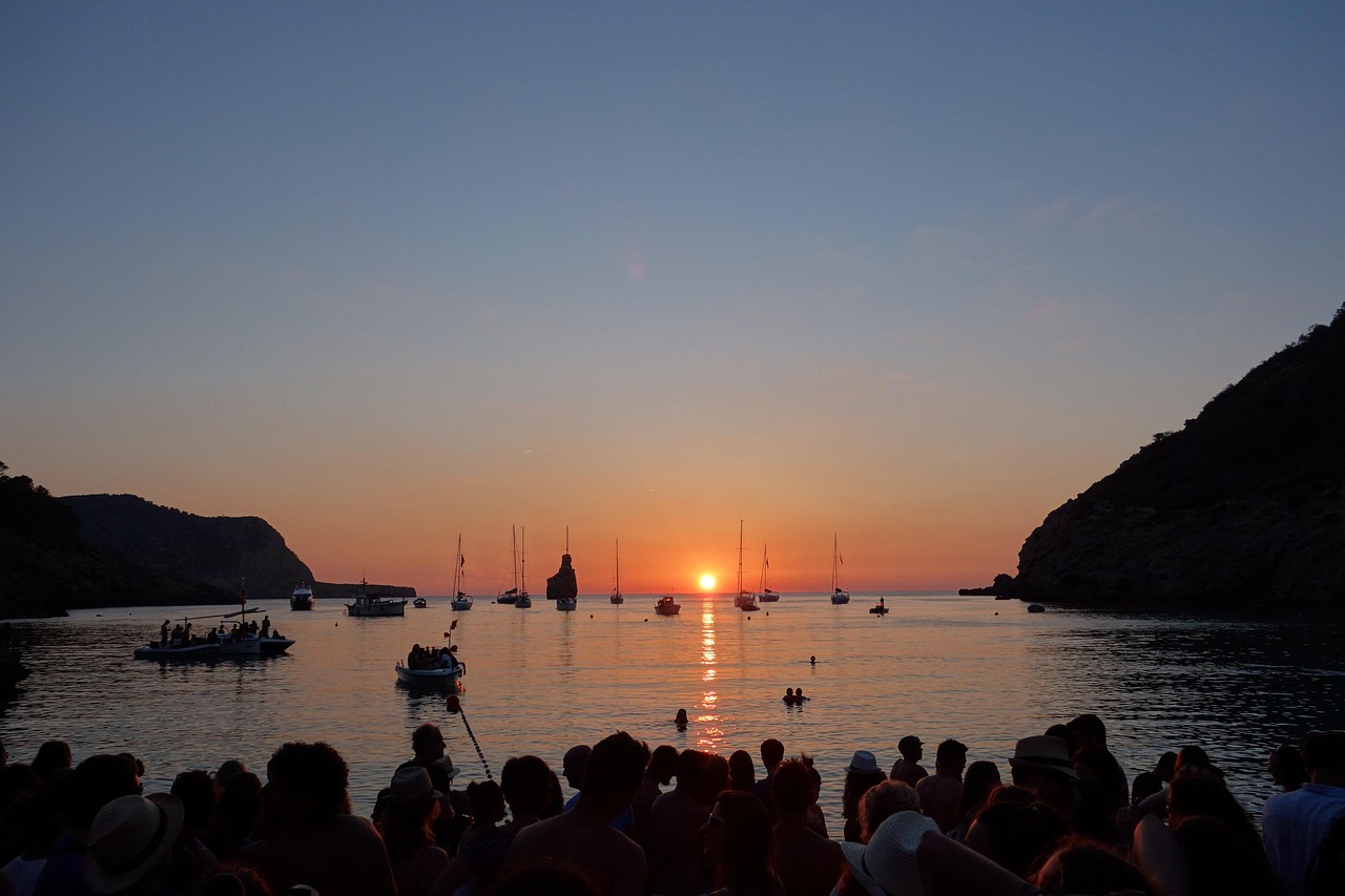 La Playa de Benirrás, un paraíso natural en Ibiza