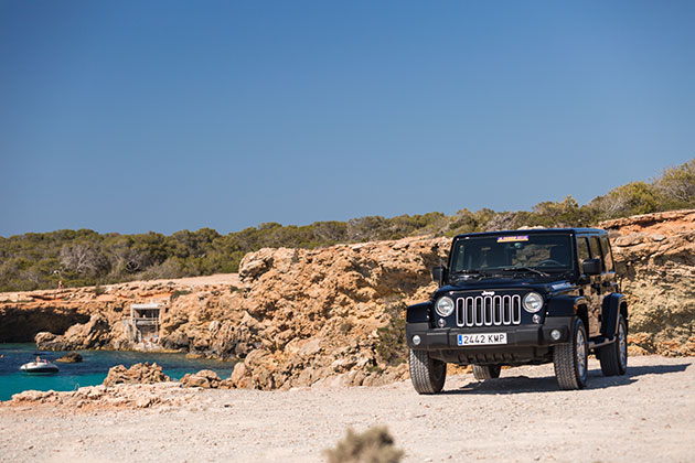 Ibiza fuera de temporada: playas desiertas que puedes explorar en coche