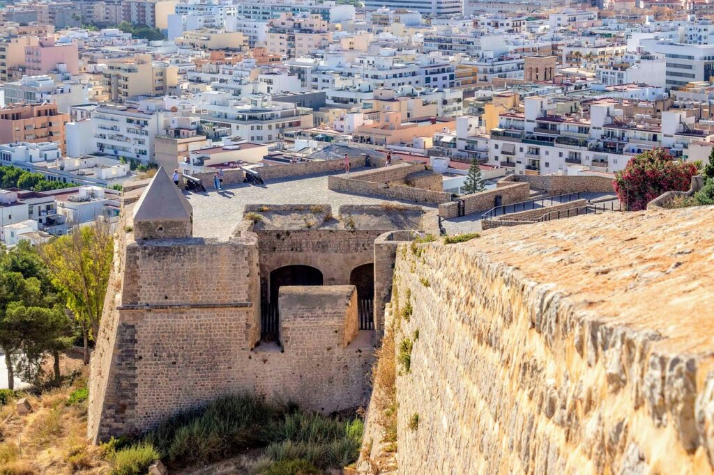 dalt vila